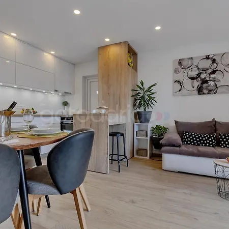 Newly Built Luka Μακάρσκα