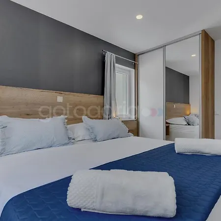 Newly Built Luka Apartment Makarska